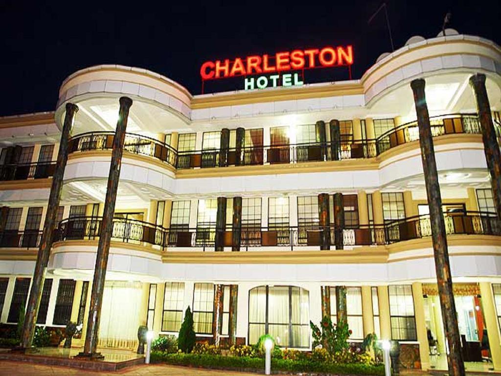 Charleston Hotel Акра Екстериор снимка